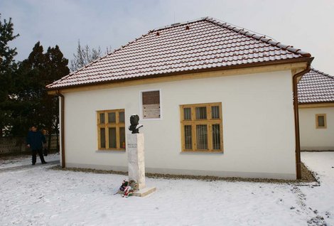 Kálmán Mikszáth Memorial House 